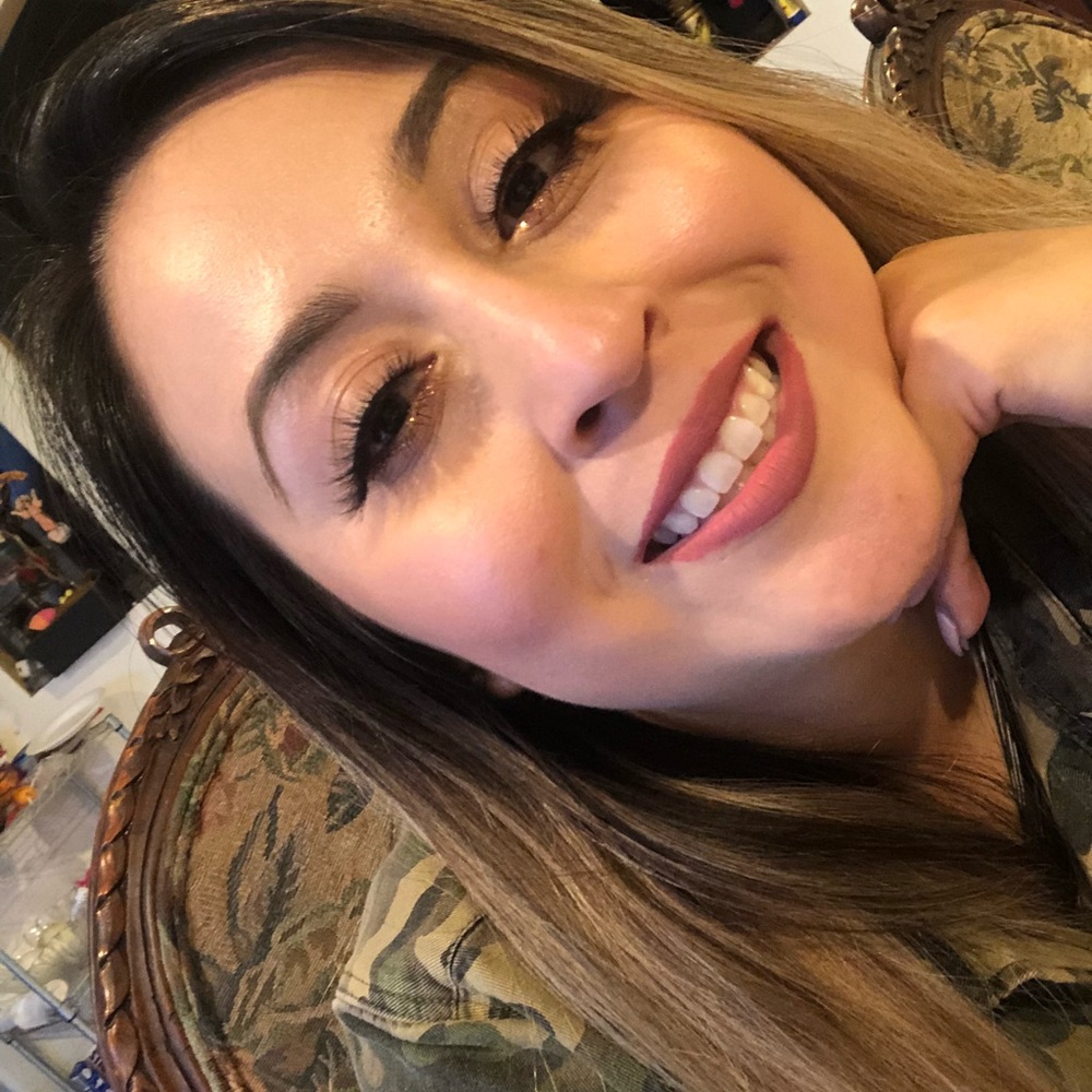 Meet your Posher, Stephany